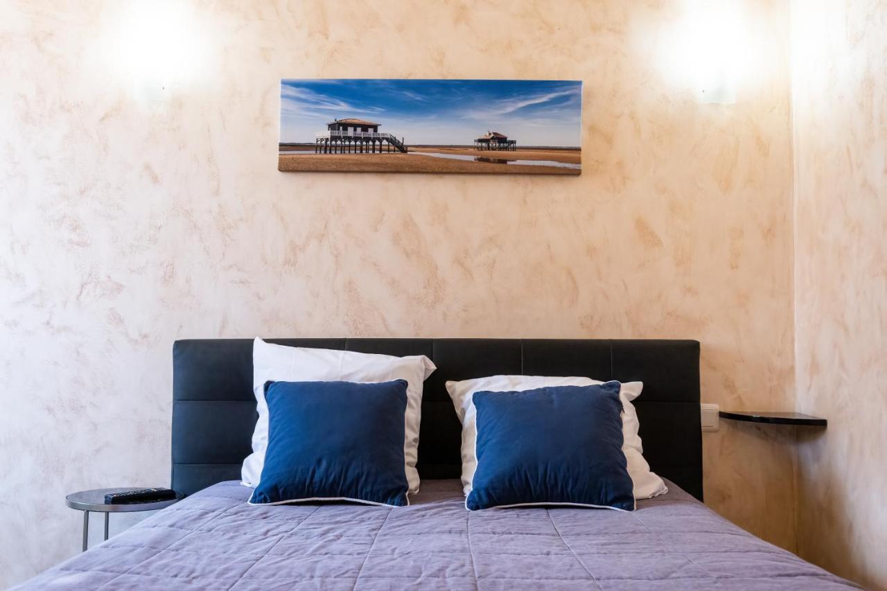 Hotel De La Gare Latresne 외부 사진